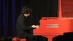 Български талант свири на рояла на сър Елтън Джон