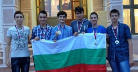 Шест медала за българският национален отбор по математика в Белград