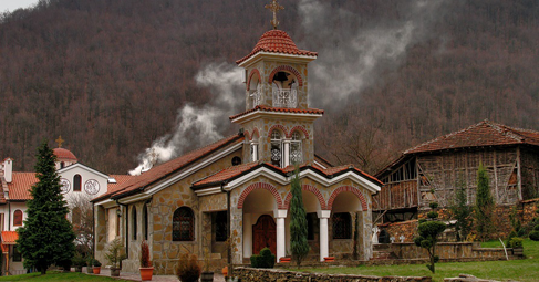 В България има над 150 действащи и недействащи манастири. Освен
