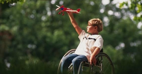 До края на годината всички деца с увреждания ще бъдат настанени в приемни семейства