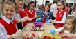 Деца от Пловдив шариха яйца в двора на храм „Света Марина”