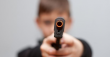 Седмокласник заплаши съученик с пистолет в училище
