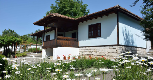 Добруджанска къща – Алфатар е построена през 1893 г Етнографската