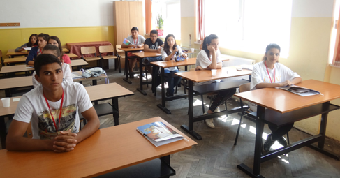 МОН подготви учебни програми по турски, ромски, арменски и иврит