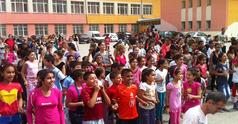 МОН иска общините да сигнализират ако ромските ученици в едно училище се увеличи