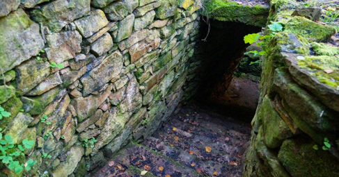  Гърленският храм кладенец е археологически обект датиран към късната Бронзова епоха