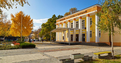  Първома̀й се намира в Южна България, област Пловдив. До 1894