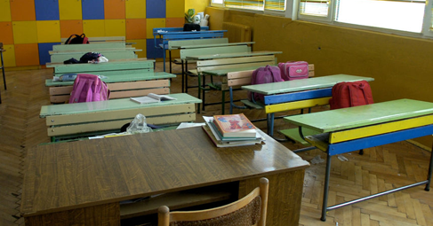 Училищните oбществени съвети в Пловдивско ще одобряват учебници в почивните дни