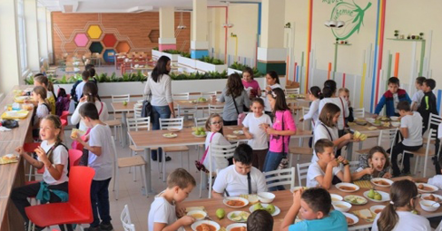 Родителите в Бургас ще избират обедното меню на децата си в училищните столове
