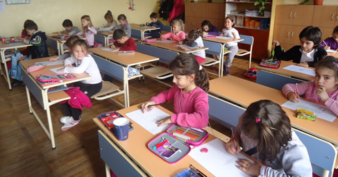 МОН предлага в училищната програма да се включат часове по възпитание
