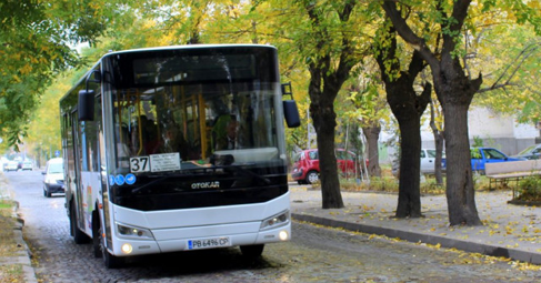 Ученици от Пловдив поискаха общината да им извини отсъствията заради закъснял рейс