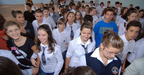 Тазгодишните седмокласници са с по-високи резултати по математика и български на НВО