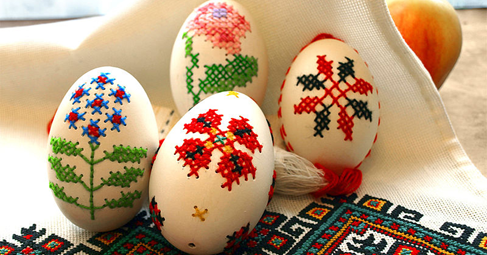 Яйцето се осмисля като символ на жизненото начало на прераждането