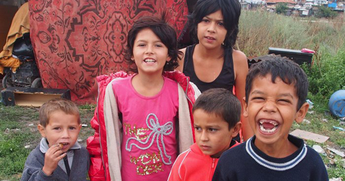 Министерството ще финансира проекти за над 1 млн. подпомагане на ромски ученици