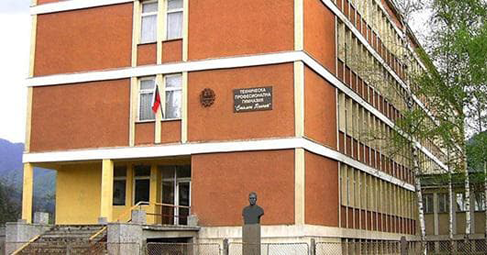 Проверка на ботевградска гимназия установи 57% липсващи ученици