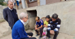 Министър Денков убеди две ромски деца да започнат училище от понеделник