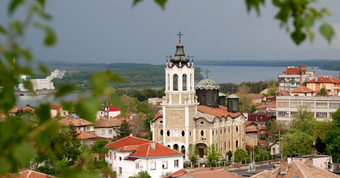 Свищов е град във Великотърновска област разположен в централна Северна