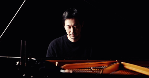  Юрума Yiruma е южнокорейски композитор на пиано музика Името Yiruma