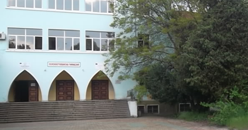 В началото на учебната година: Ученици биха учител в Садово