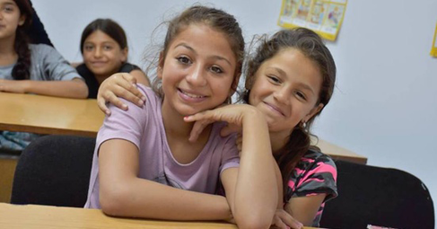 Ромски ученици от радомирски села ще учат по 20 часа месечно български език