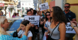 Родители протестираха пред РУО Пловдив с плакати „Маски долу“