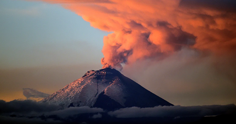 Красиви и кошмарни Така най кратко могат да бъдат описани вулканите
