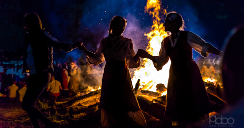   Международният фестивал на фолклорната носия в Жеравна е създаден е